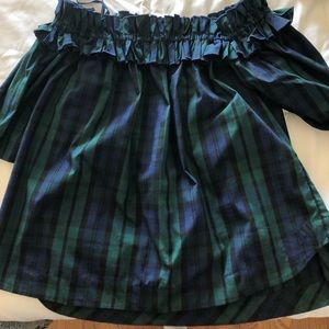 Off the shoulder vineyard vines